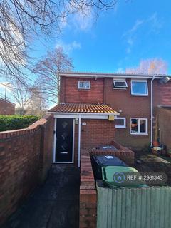 2 bedroom flat to rent, The Glade, Wolverhampton, WV8
