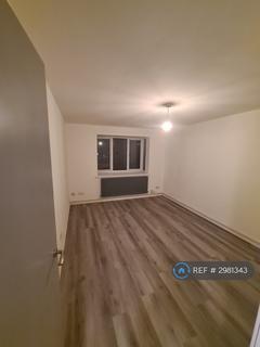 2 bedroom flat to rent, The Glade, Wolverhampton, WV8