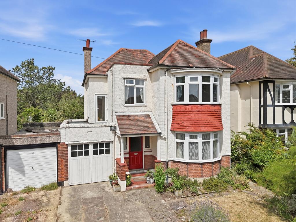 4 bedroom detached house for sale in Westcliff-on-sea
