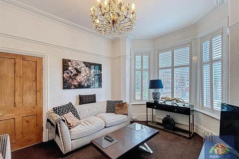 3 bedroom semi-detached house for sale, Wennington Road, Southport PR9