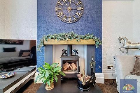 3 bedroom semi-detached house for sale, Wennington Road, Southport PR9