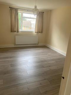2 bedroom flat to rent, Deer Park Close, Kingston upon Thames KT2