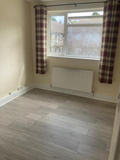 2 bedroom flat to rent, Deer Park Close, Kingston upon Thames KT2