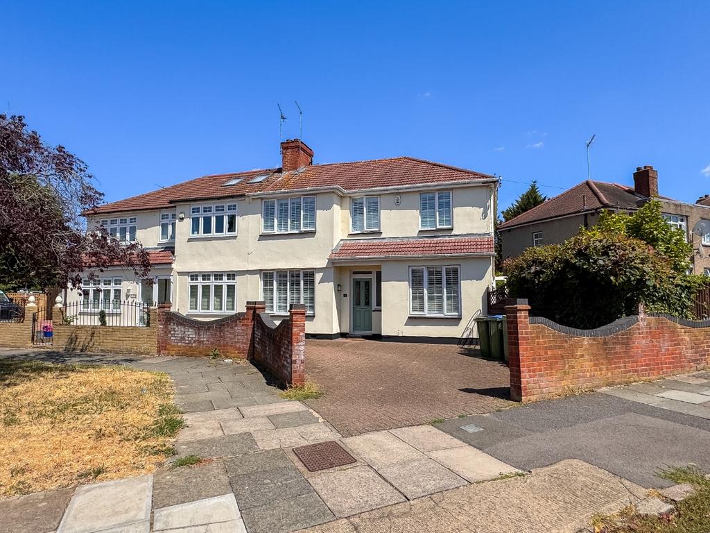 4 bedroom semi-detached house for sale in London