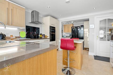 3 bedroom detached house for sale, Merrybrook, Evesham WR11