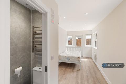 Studio to rent, Reginald St, Luton, LU2