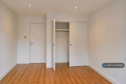 1 bedroom flat to rent, Becton Court, London, SE25