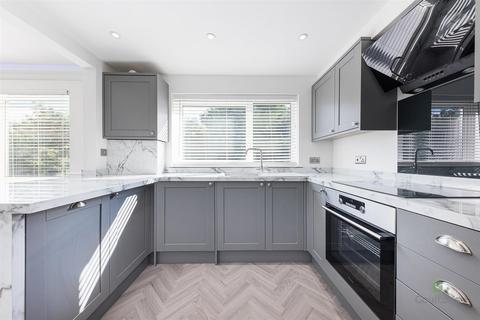 2 bedroom apartment to rent, Newgate Street, London E4