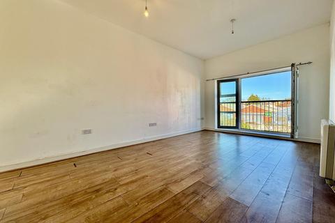 2 bedroom flat to rent, Riverside Close, Frome Court, RM1