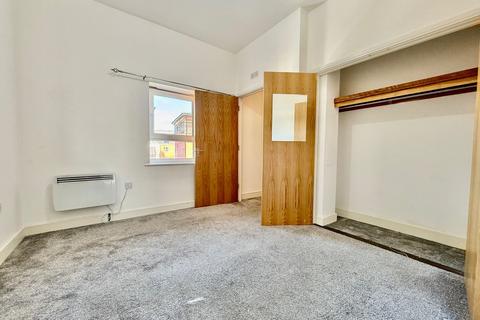 2 bedroom flat to rent, Riverside Close, Frome Court, RM1