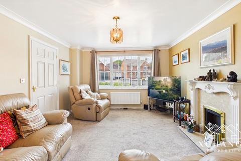 3 bedroom detached house for sale, Coombe Drive, Nuneaton CV10