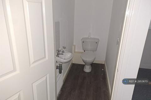 2 bedroom end of terrace house to rent, Lodge Court, Telford, TF2