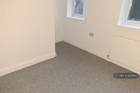 2 bedroom end of terrace house to rent, Lodge Court, Telford, TF2