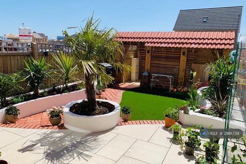 1 bedroom in a house share to rent, Fen Street, Milton Keynes, MK10