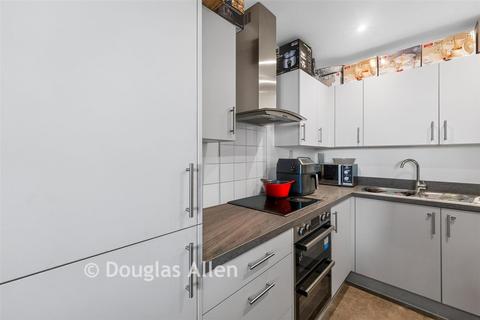 1 bedroom apartment for sale, Challingsworth House, London IG11