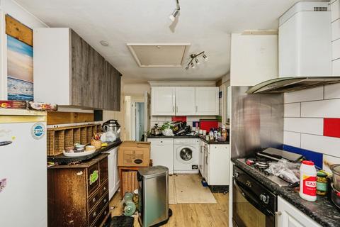 4 bedroom bungalow for sale, Heol Fach, Llangyfelach, Swansea, SA5