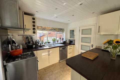 3 bedroom house for sale, Temple Avenue, Leeds
