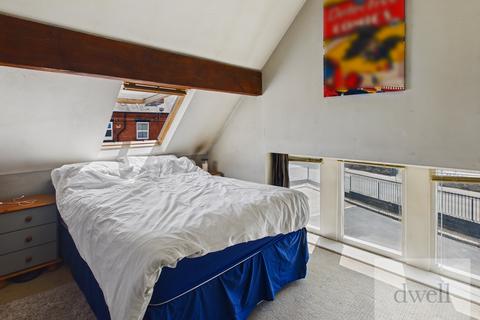 2 bedroom flat for sale, Armley Lodge Road, Armley, LS12 2AT