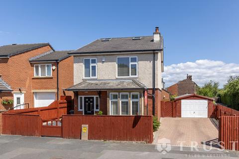 4 bedroom detached house for sale, Taylor Hall Lane, Mirfield, WF14