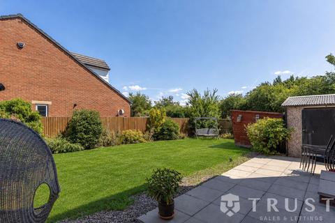 4 bedroom detached house for sale, Taylor Hall Lane, Mirfield, WF14