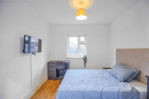 4 bedroom flat share to rent, Woolridge Way