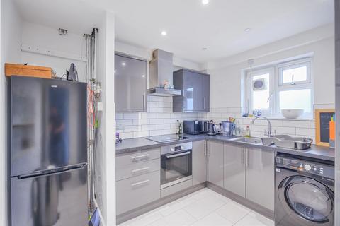 4 bedroom flat share to rent, Woolridge Way