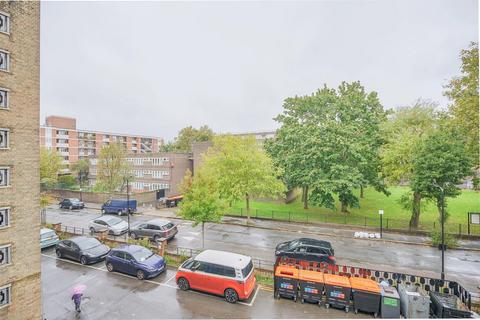 4 bedroom flat share to rent, Woolridge Way
