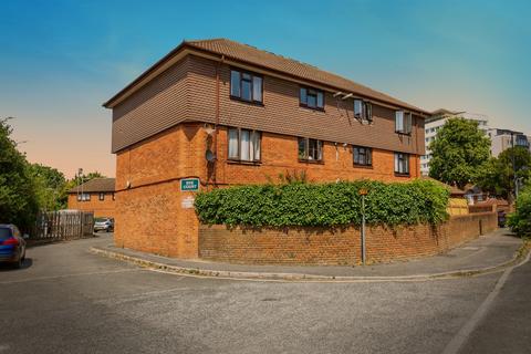undefined, Rye Court, Slough