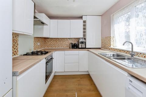 undefined, Rye Court, Slough