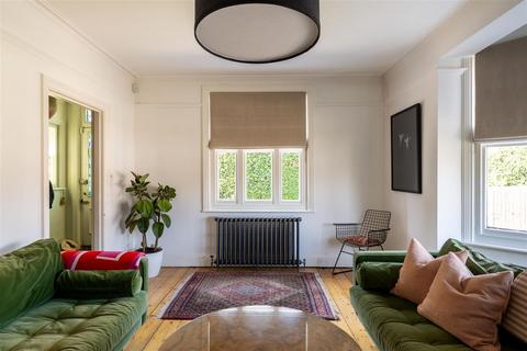 4 bedroom house for sale, Grovehill Road, Redhill
