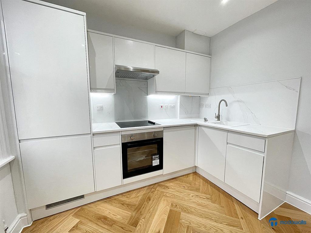 Apartment in London, Old Ford, Bow - View 2