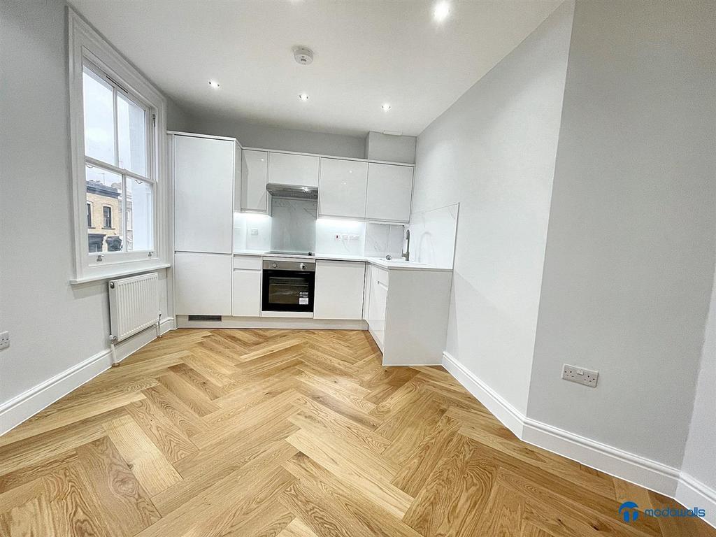 Apartment in London, Old Ford, Bow - View 3
