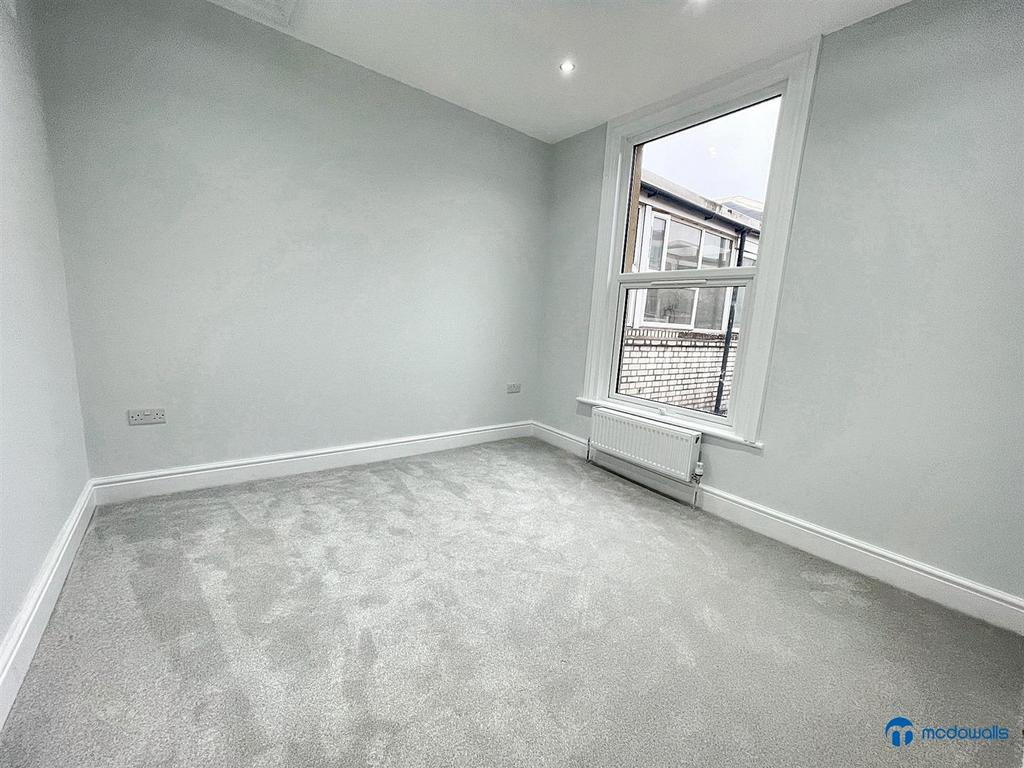 Apartment in London, Old Ford, Bow - View 4