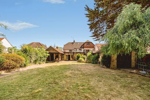 5 bedroom detached house for sale, Burnham Lane, Slough