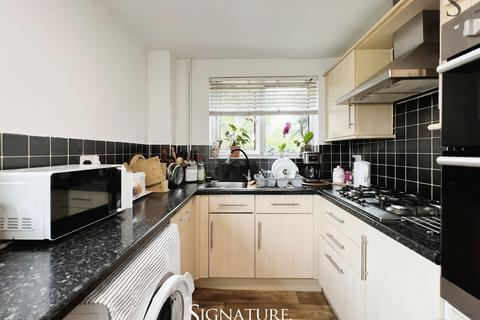 3 bedroom detached house to rent, Sandhurst Close, Leicester, LE3