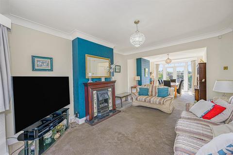 3 bedroom semi-detached house for sale, Wellington Avenue, Chingford