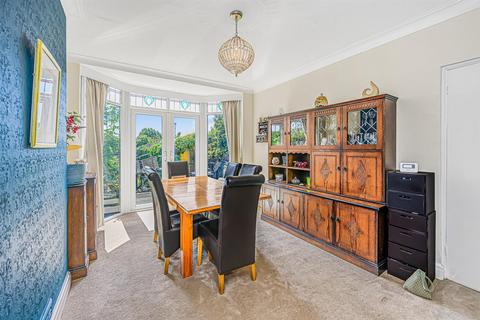 3 bedroom semi-detached house for sale, Wellington Avenue, Chingford