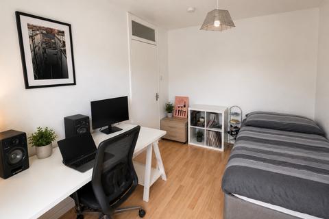 4 bedroom flat share to rent, Patriot Square