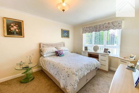 2 bedroom apartment for sale, Long Road, Canvey Island SS8
