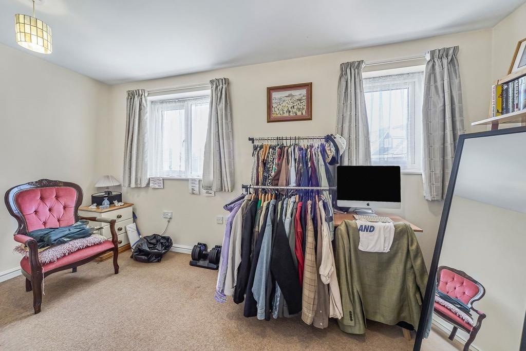 Walk-in wardrobe