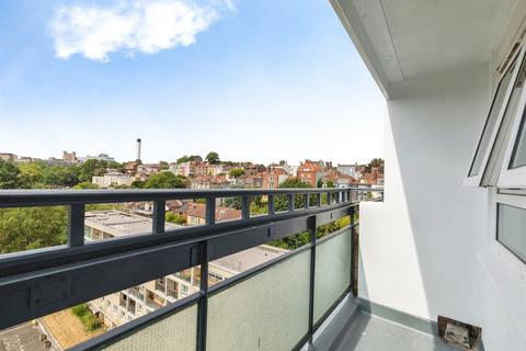 2 bedroom flat for sale, Dove Street, Kingsdown, Bristol