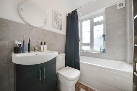 2 bedroom flat for sale, Woodlands Gate, Woodlands Way, Putney