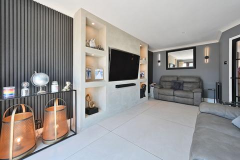 4 bedroom detached house for sale, Westwick Place, Watford, WD25