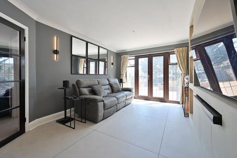 4 bedroom detached house for sale, Westwick Place, Watford, WD25