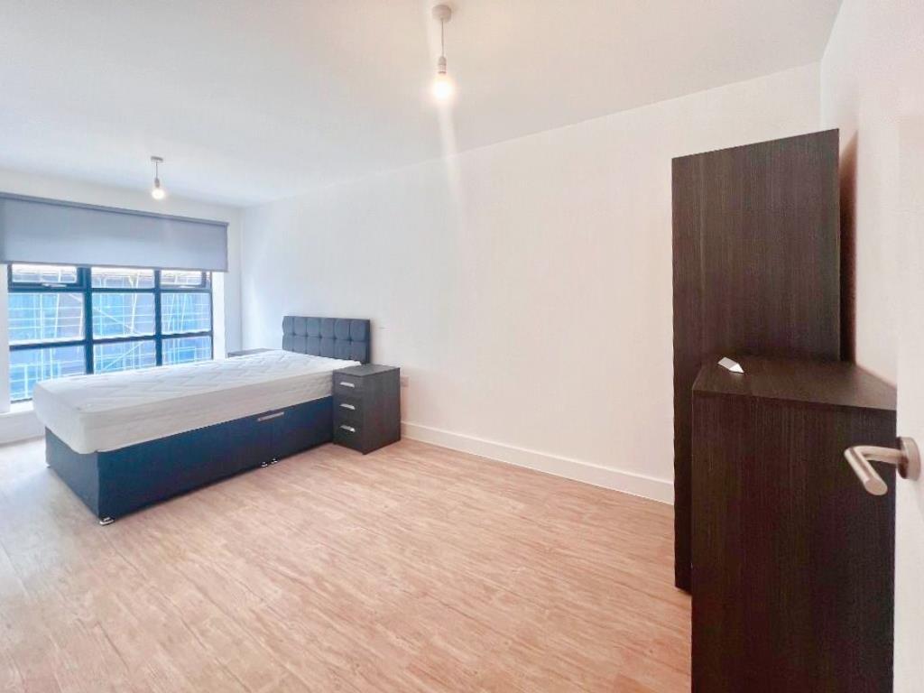 Apartment in Birmingham, West Midlands - More
