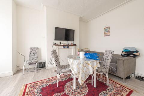 2 bedroom terraced house for sale, Compton Road, Leeds LS9