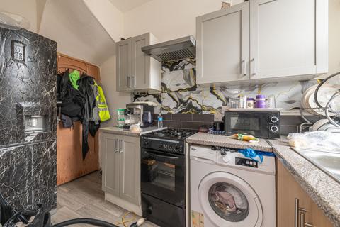 2 bedroom terraced house for sale, Compton Road, Leeds LS9