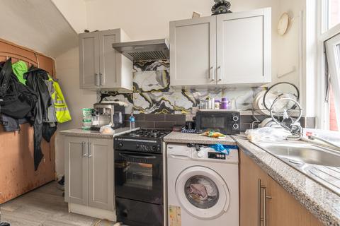 2 bedroom terraced house for sale, Compton Road, Leeds LS9