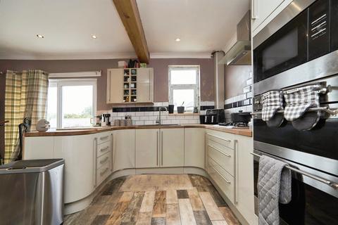 3 bedroom semi-detached house for sale, Westburn Avenue, Keighley BD22