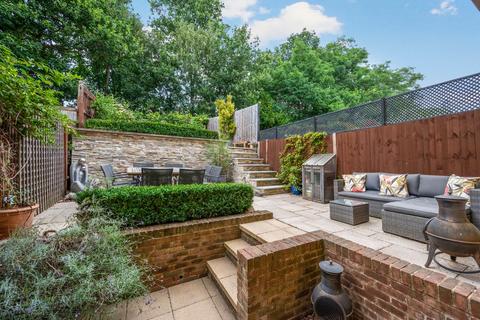 5 bedroom townhouse for sale, Haines Court, Weybridge, KT13
